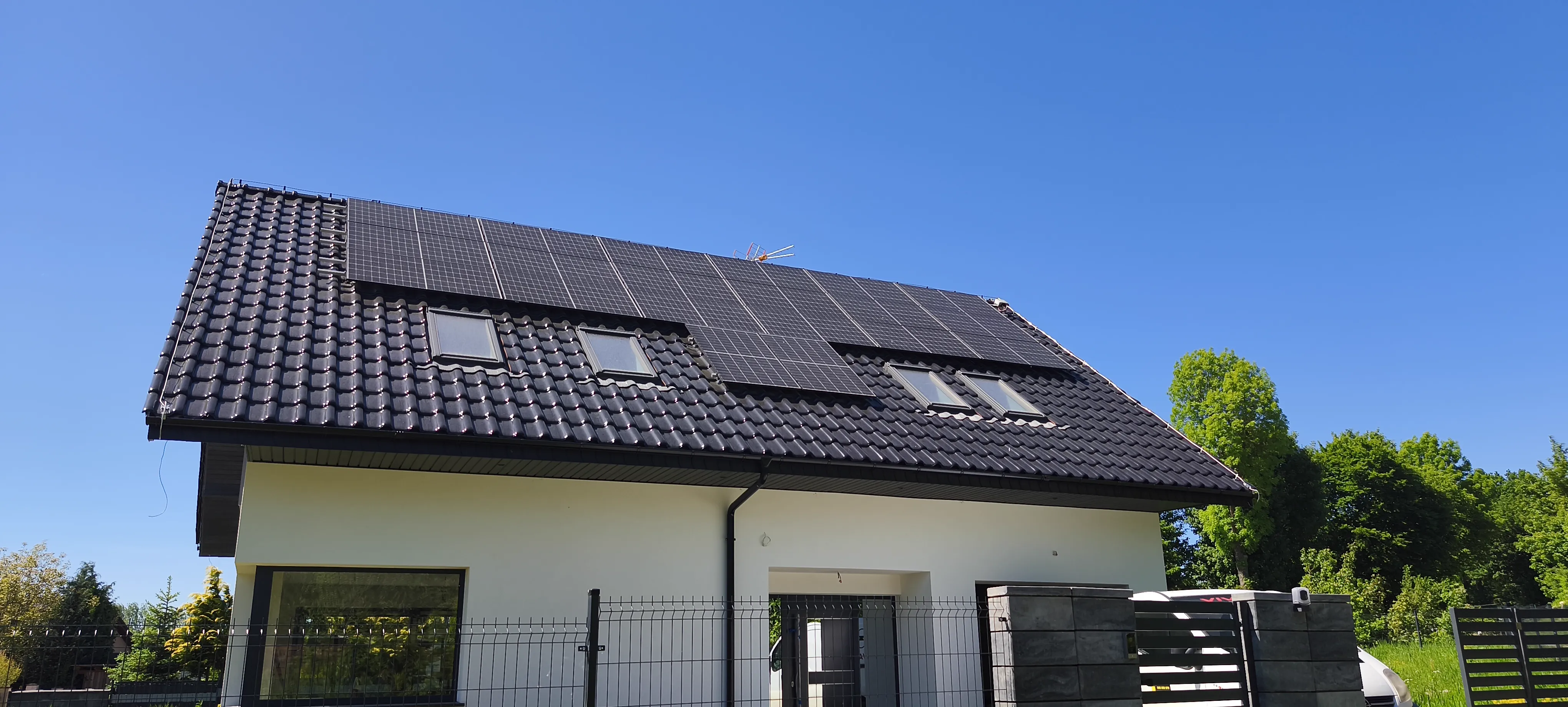 Montaż instalacji PV 9 kWp z możliwością rozbudowy — dom jednorodzinny